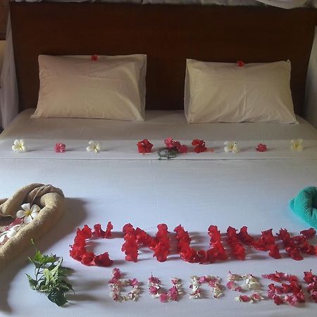 Cnunk Bungalow Gili Meno Exteriör bild