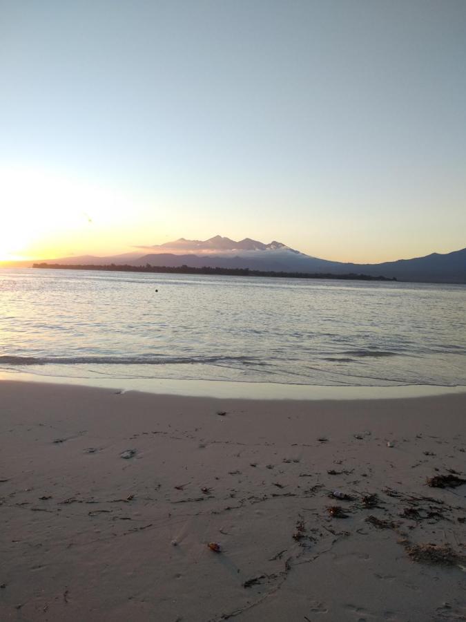 Cnunk Bungalow Gili Meno Exteriör bild